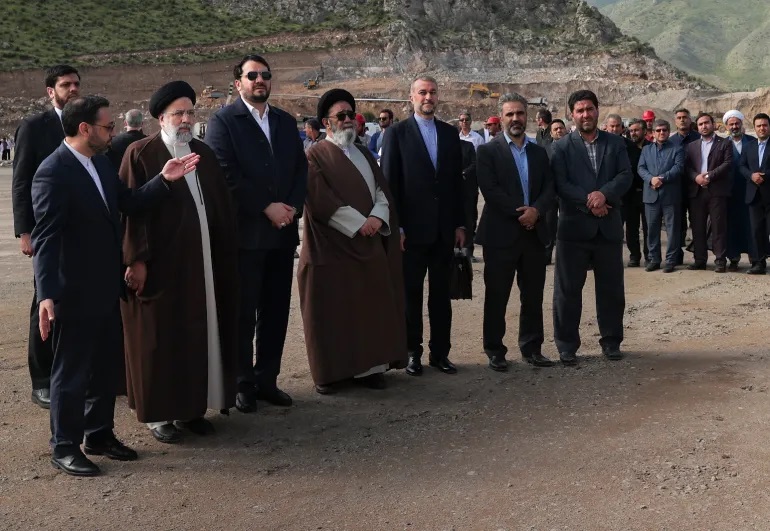 Madaxweynaha Iran iyo masuuliyiinta kale.jpg